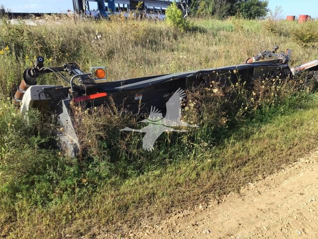 Image of Gleaner 3000 equipment image 2