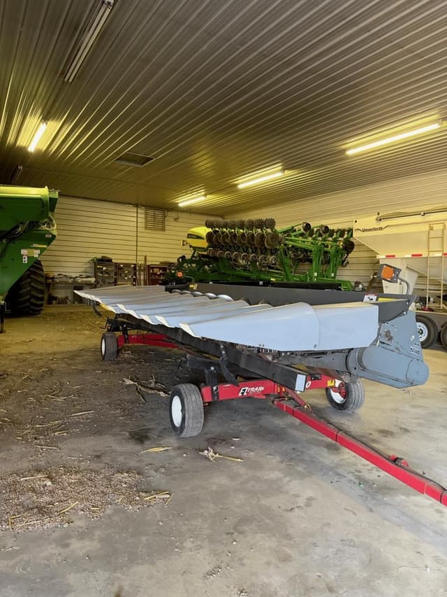 Image of Gleaner 3000 equipment image 2