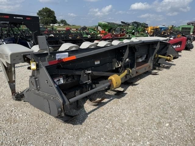Image of Gleaner 3000 equipment image 3
