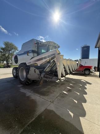Image of Gleaner 3000 equipment image 3