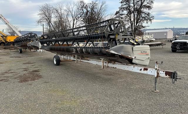 Image of Gleaner 7200 equipment image 4