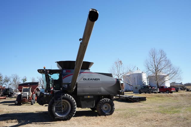 Image of Gleaner S78 equipment image 2