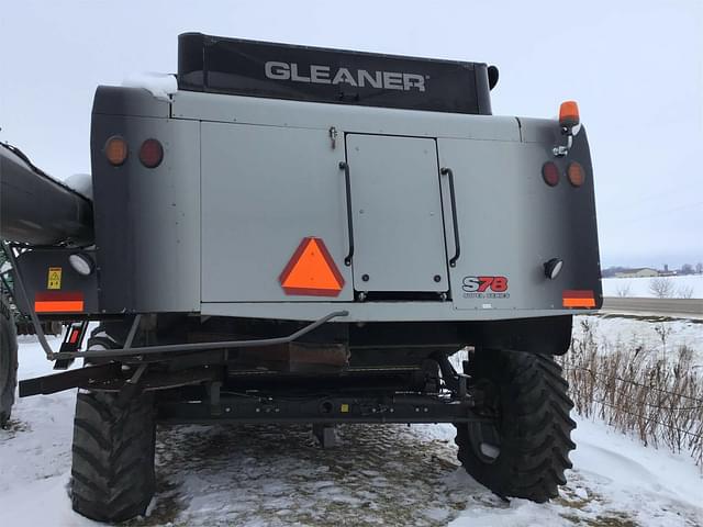 Image of Gleaner S78 equipment image 3
