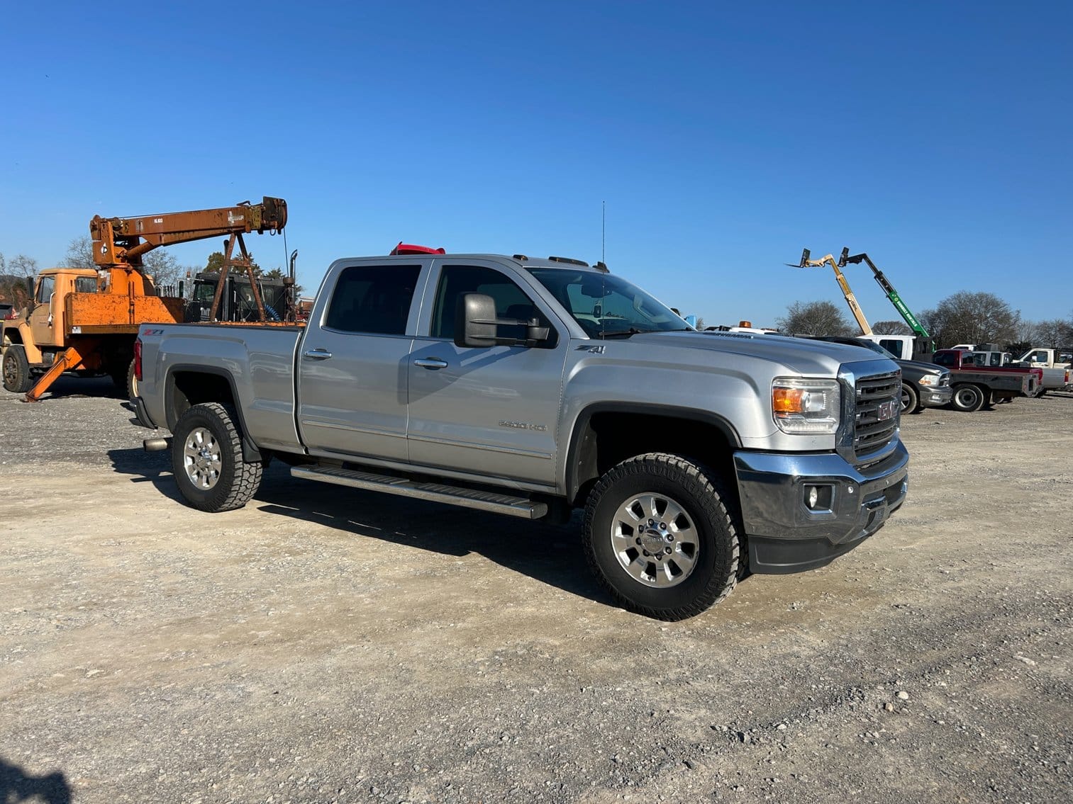 2015 GMC 2500 Equipment Image0
