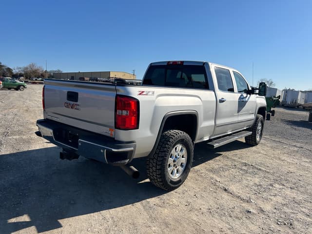 Image of GMC 2500 equipment image 3