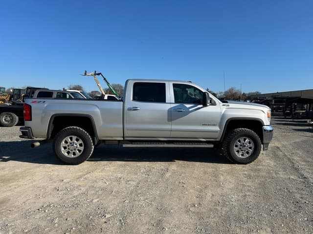 Image of GMC 2500 equipment image 1