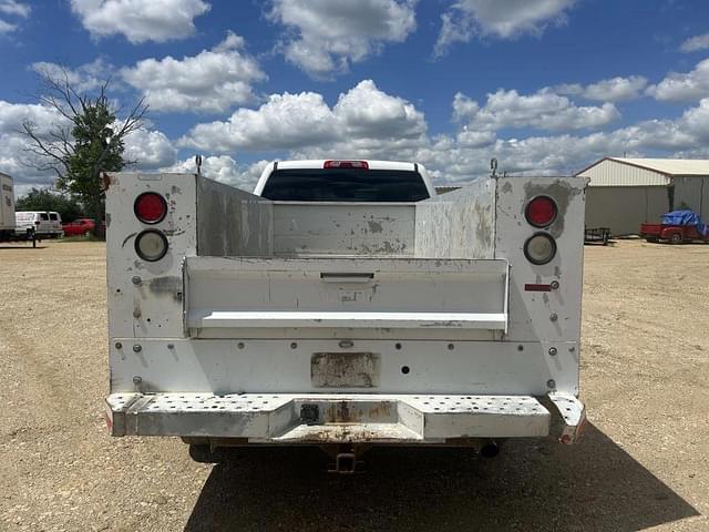 Image of GMC 2500HD equipment image 3
