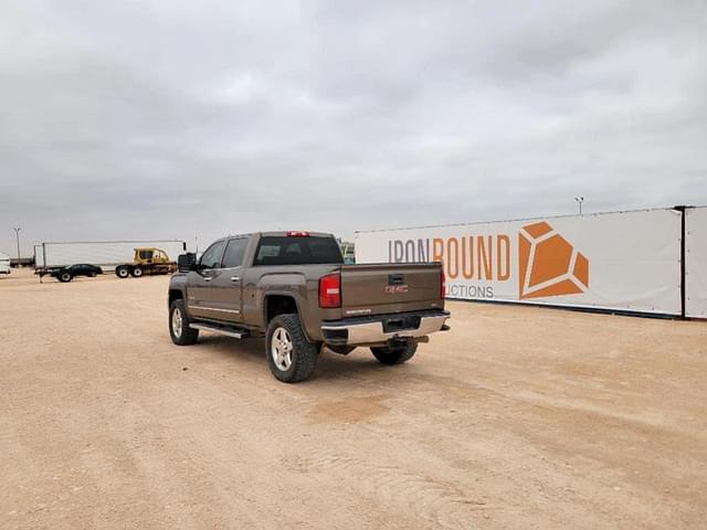 Image of GMC 2500HD equipment image 2