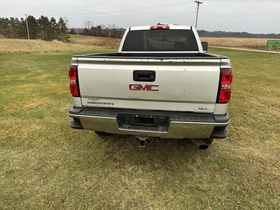 Image of GMC 2500HD equipment image 2