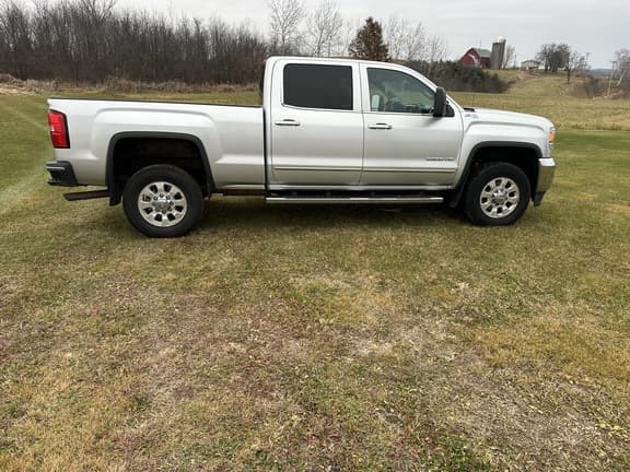 Image of GMC 2500HD equipment image 1