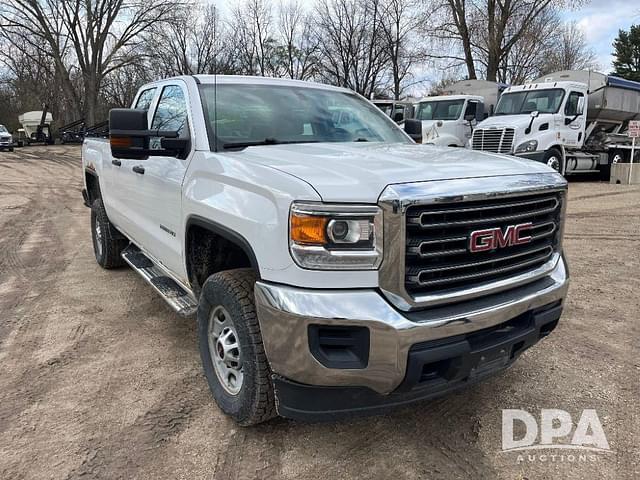 Image of GMC 2500HD equipment image 3