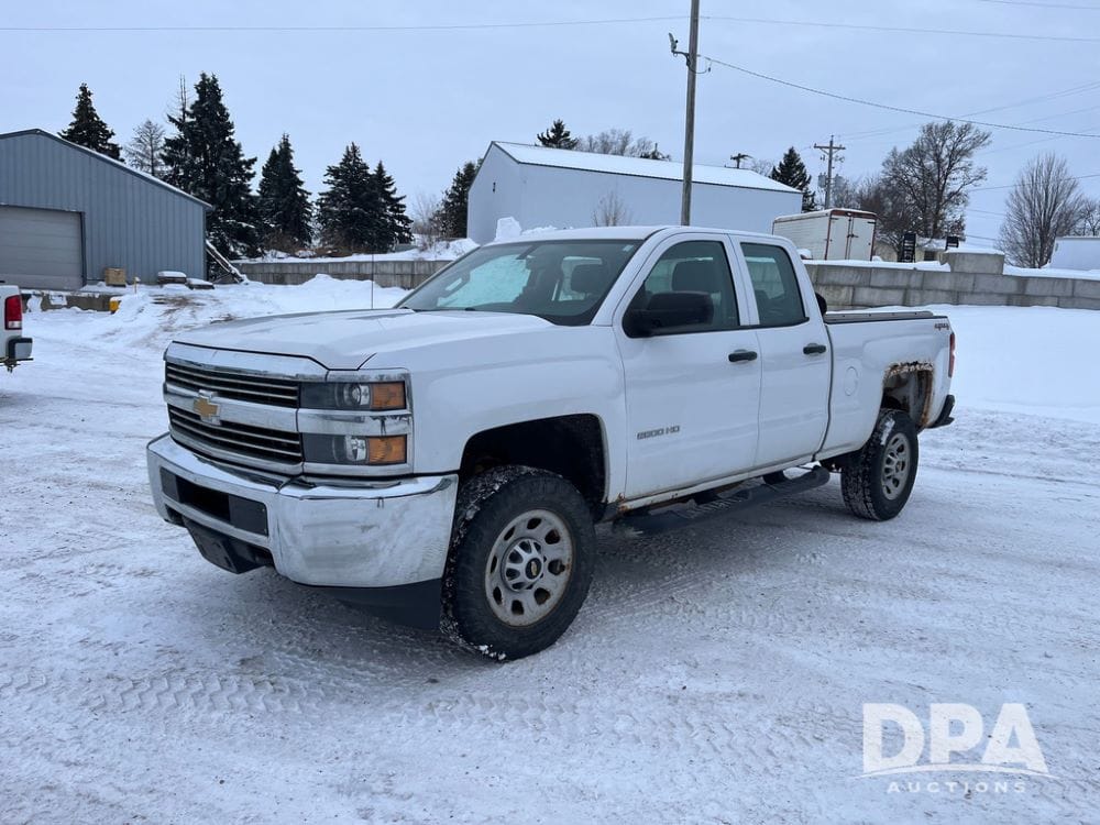 2015 GMC 2500HD Equipment Image0