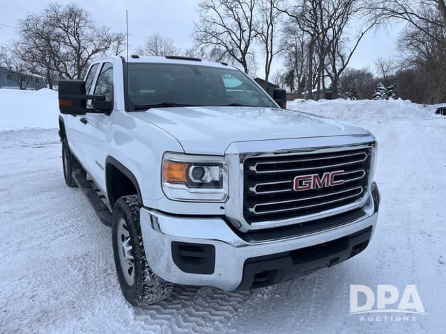 Image of GMC 2500HD equipment image 3