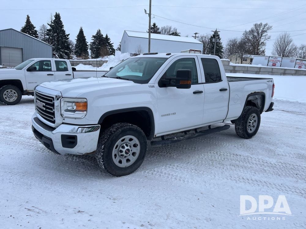 2015 GMC 2500HD Equipment Image0