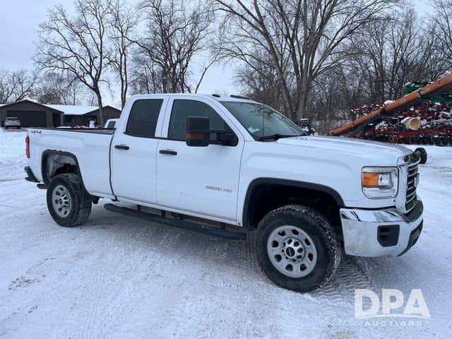 Image of GMC 2500HD equipment image 4