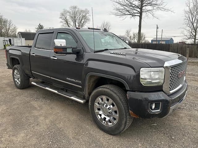 Image of GMC 2500HD equipment image 2