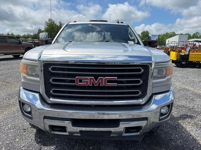 Image of GMC 2500HD equipment image 2