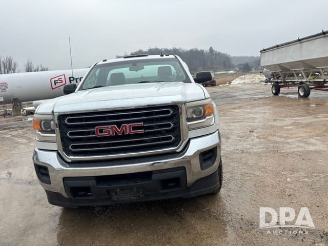 Image of GMC 2500HD equipment image 2
