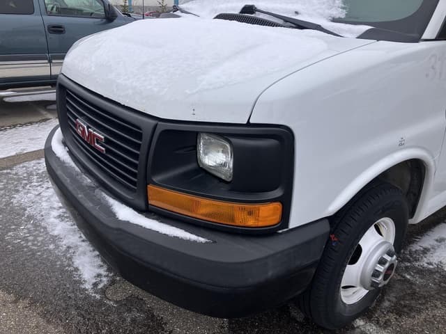 Image of GMC 3500 equipment image 4