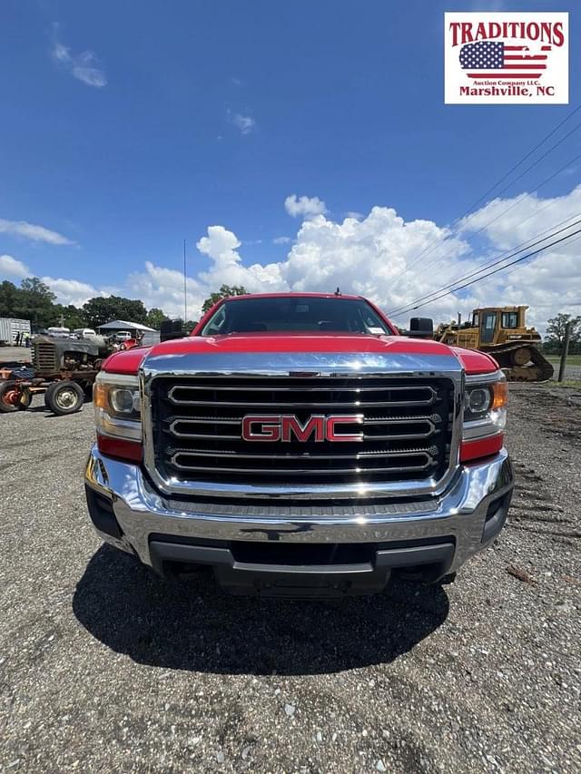 Image of GMC 3500HD equipment image 2