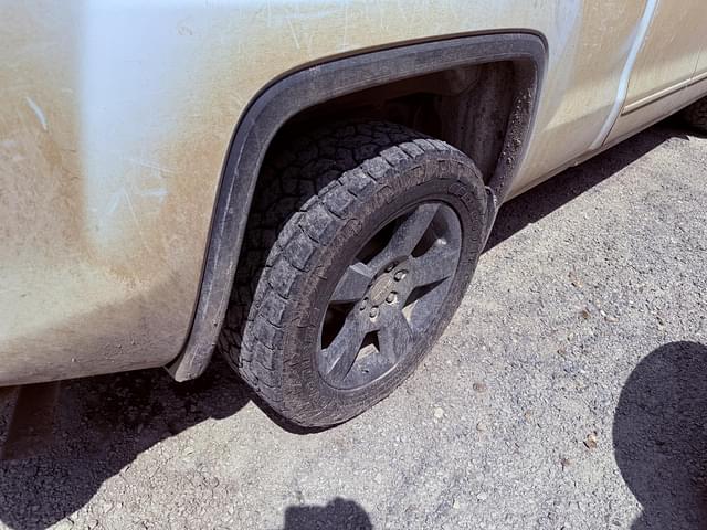Image of GMC Sierra equipment image 4