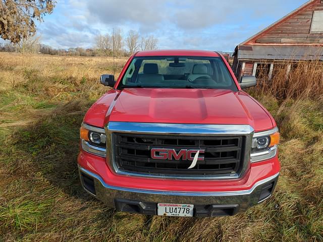 Image of GMC Sierra 1500 equipment image 1