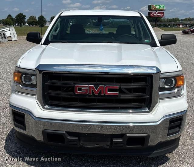 Image of GMC Sierra 1500 equipment image 1