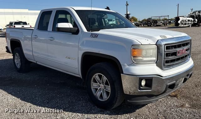 Image of GMC Sierra 1500 equipment image 2