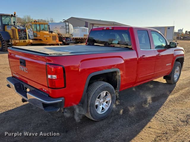 Image of GMC Sierra 1500 equipment image 4
