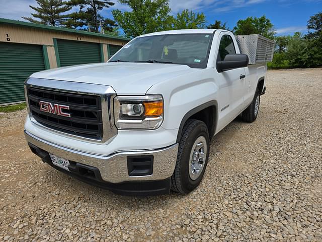 Image of GMC Sierra 1500 equipment image 1