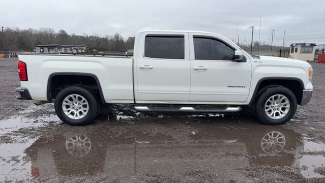 Image of GMC Sierra 1500 equipment image 3