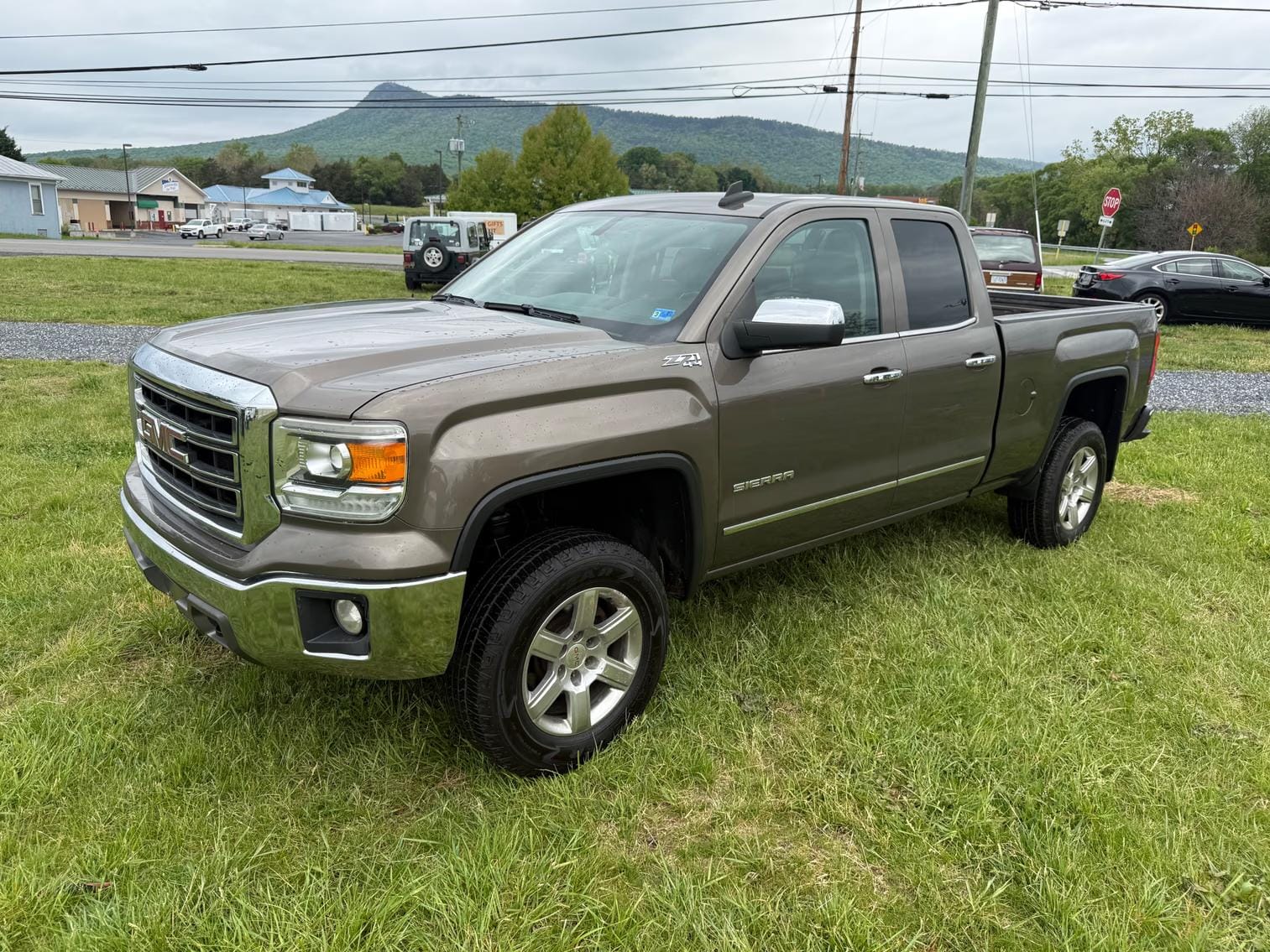 2015 GMC Sierra Equipment Image0