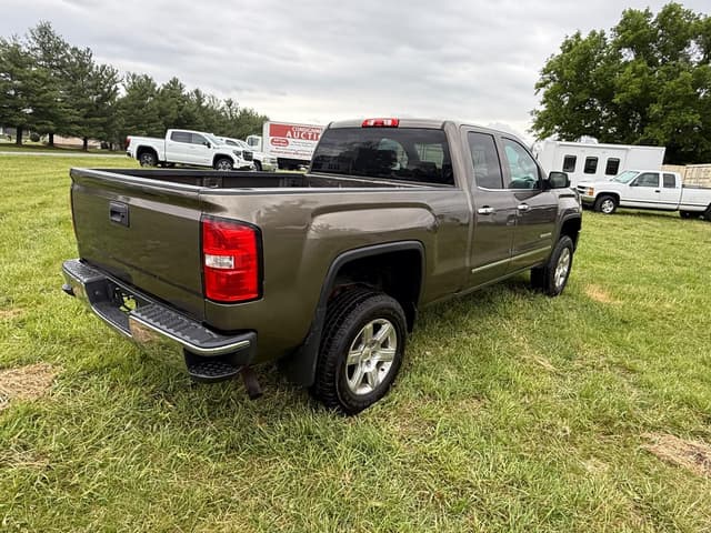 Image of GMC Sierra equipment image 4