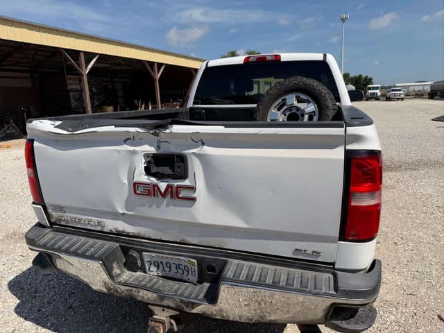 Image of GMC 2500HD equipment image 3