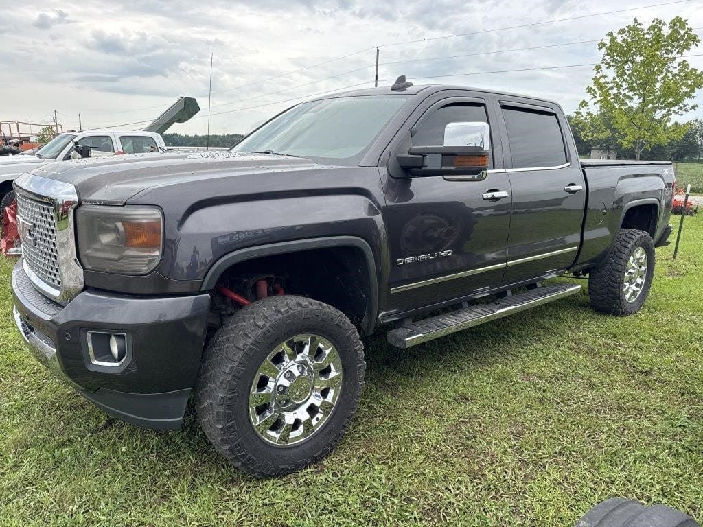 2015 GMC 2500 Equipment Image0