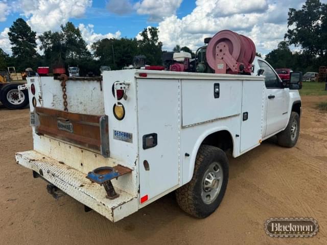Image of GMC 2500 equipment image 1