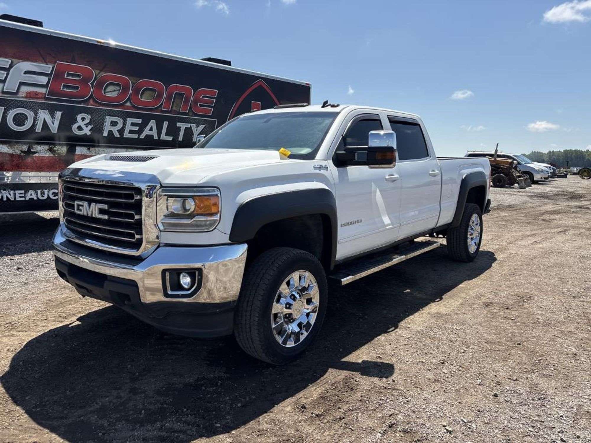 2015 GMC 2500 Equipment Image0