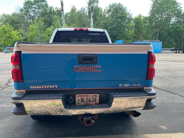 Image of GMC 2500HD equipment image 3