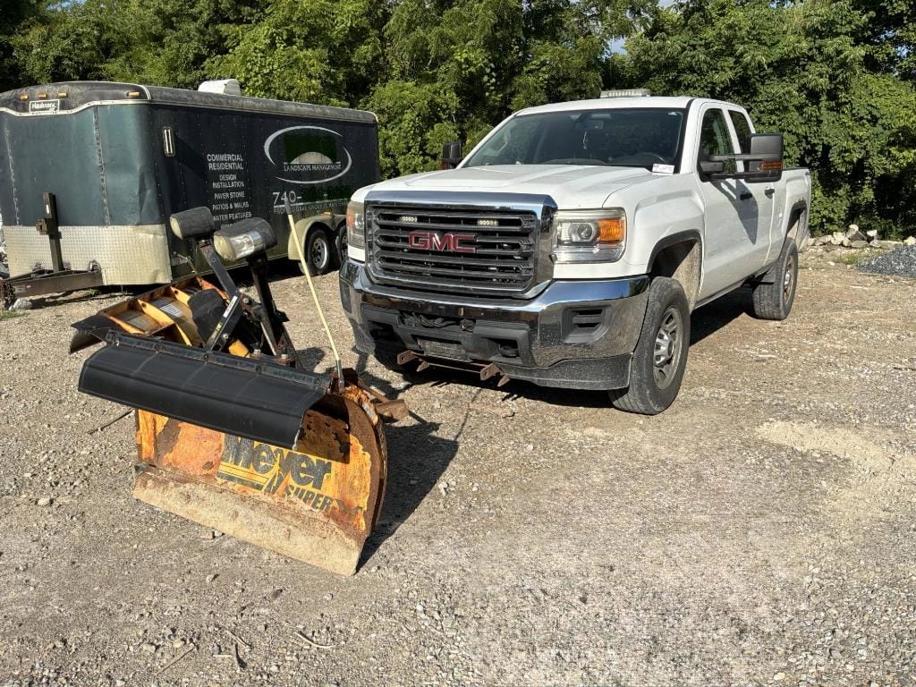 2015 GMC 2500HD Equipment Image0