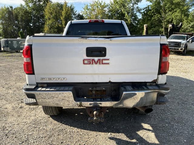 Image of GMC 2500HD equipment image 4