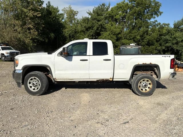 Image of GMC 2500HD equipment image 2