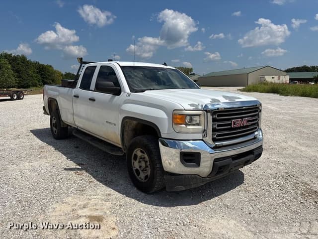 Image of GMC 2500HD equipment image 2