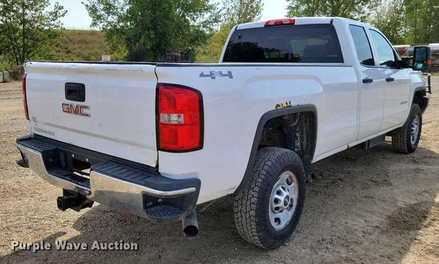 Image of GMC 2500HD equipment image 4