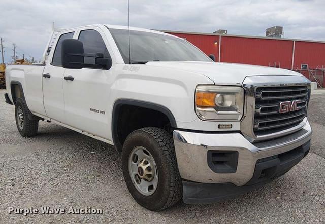 Image of GMC 2500HD equipment image 2