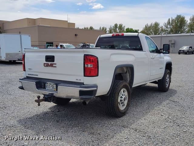 Image of GMC 2500HD equipment image 4