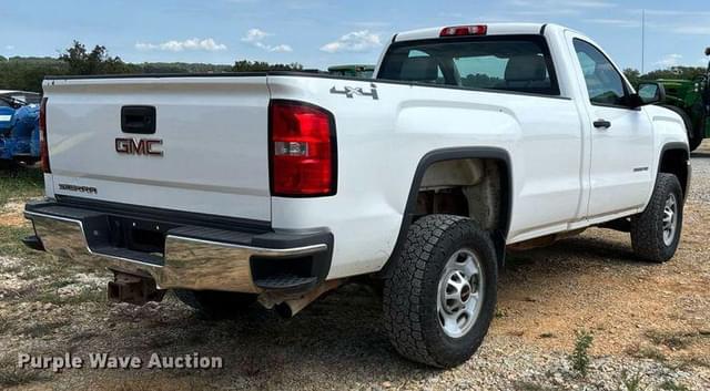 Image of GMC 2500HD equipment image 4