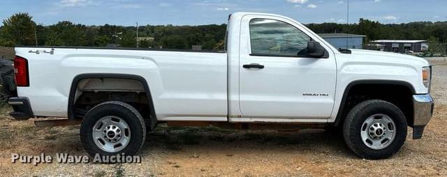 Image of GMC 2500HD equipment image 3