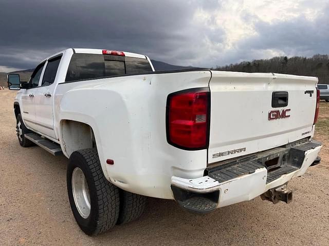 Image of GMC 3500 equipment image 2
