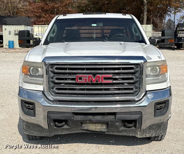 Image of GMC 3500 equipment image 1