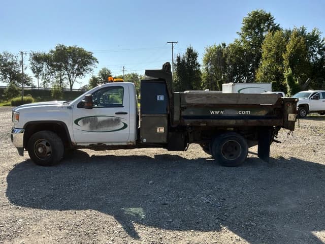 Image of GMC 3500HD equipment image 2
